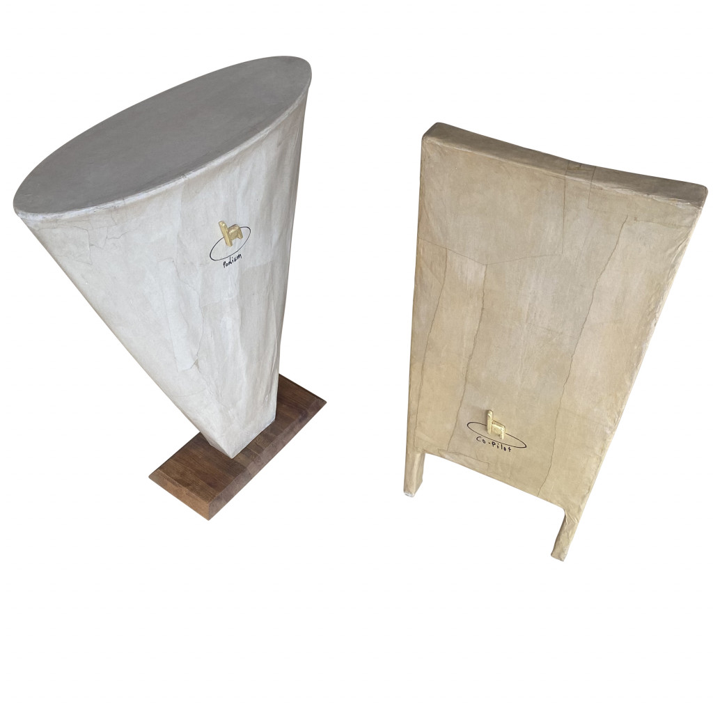 Sitzskulptur 'Co-Pilot' und Beistelltisch 'Podium', Robert A. Wettstein, 1993