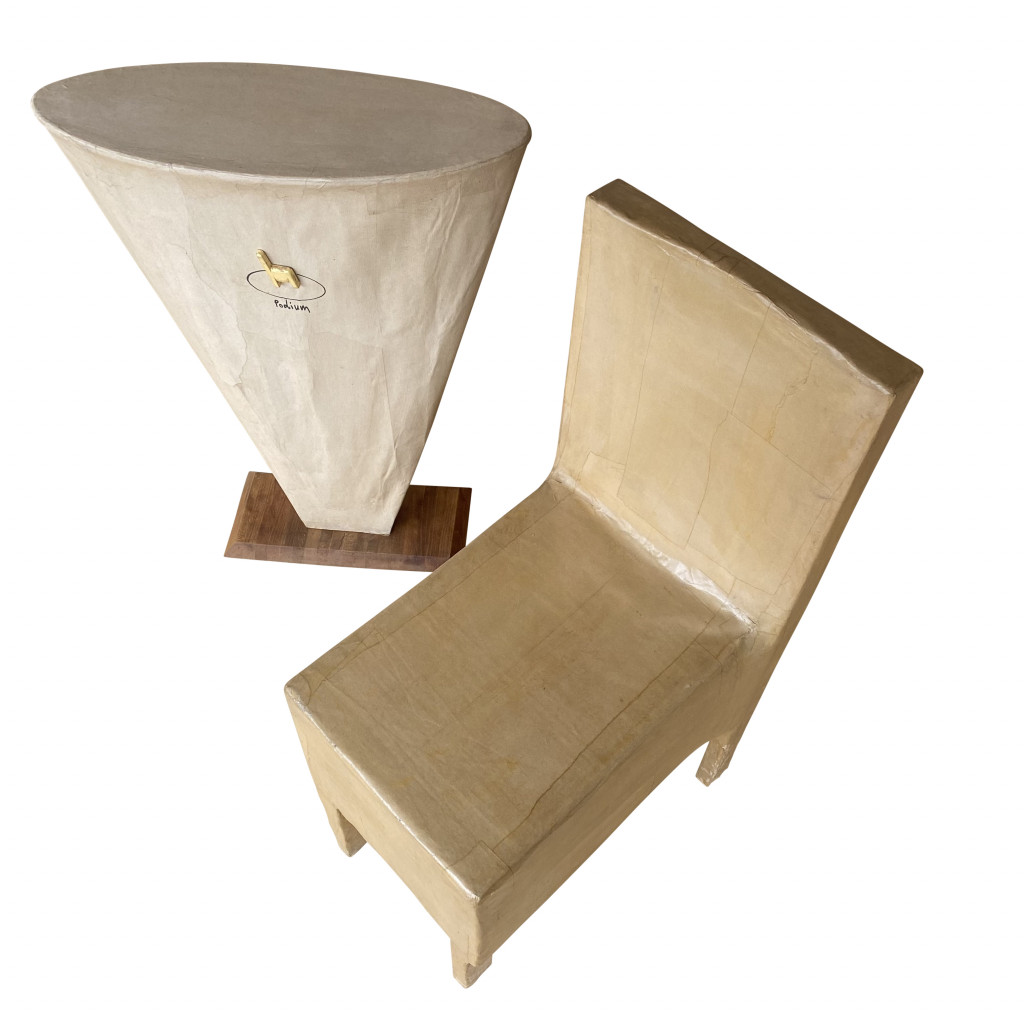 Sitzskulptur 'Co-Pilot' und Beistelltisch 'Podium', Robert A. Wettstein, 1993